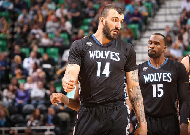 亚历山大轰31+10+8，末节12分收割比赛（亚历山大砍下31分10板8助，末节独取12分锁定胜局）