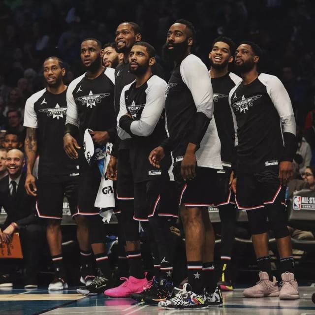 掘金队记：戈登继续缺阵，但在赛前已开始进行部分活动（掘金记者：戈登仍缺席，赛前已参与部分活动）