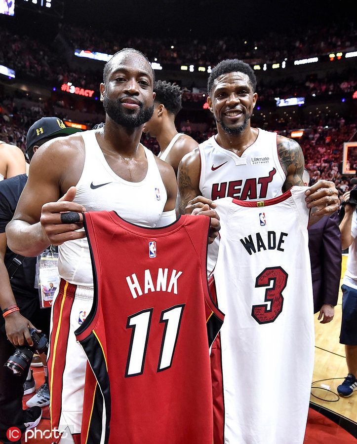 本届非洲杯共有32名英超球员参赛，萨拉赫、姆伯莫领衔（32名英超球员征战本届非洲杯，萨拉赫、姆伯莫领衔）