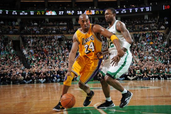 状态火热！杰伦·布朗首节5中5轰下13分（手感爆棚！杰伦·布朗首节五投全中拿下13分）