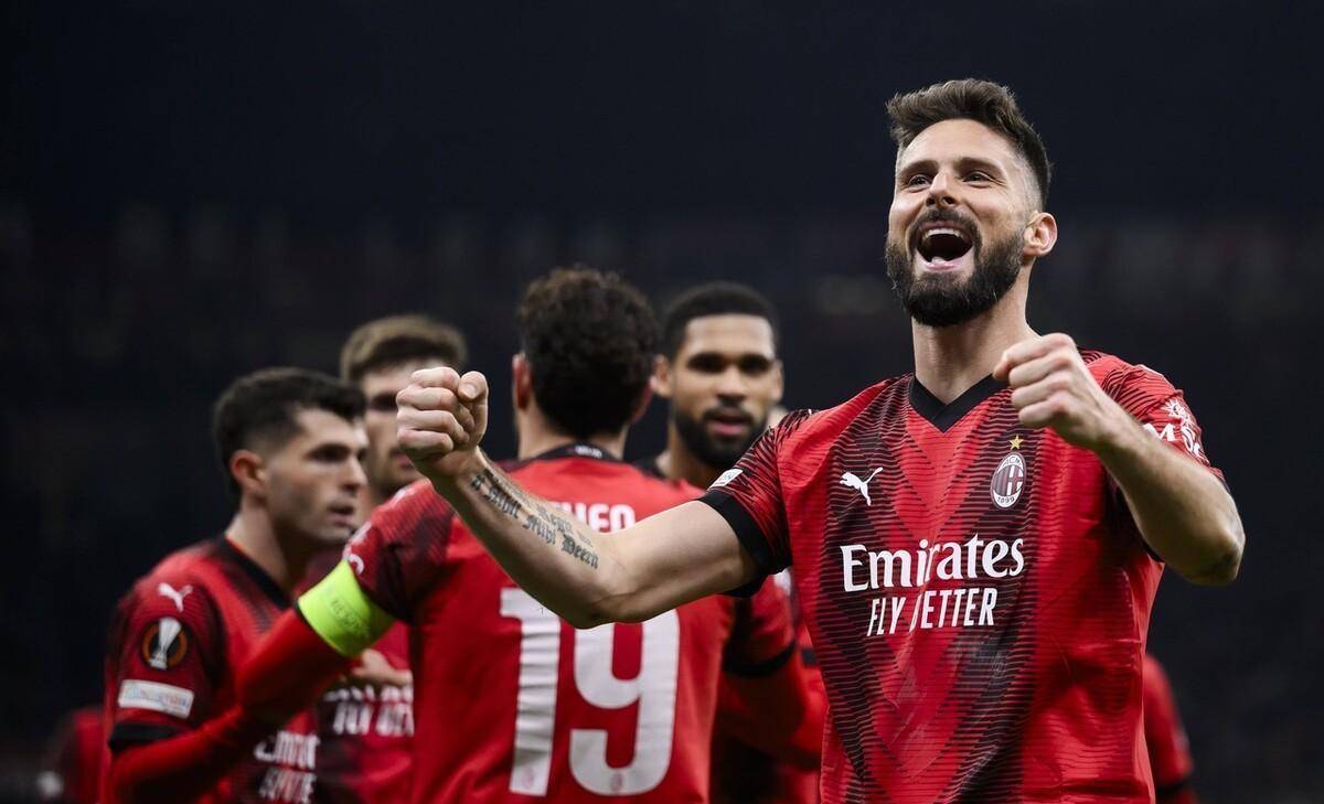 张琳芃第11次赢得中超冠军，超越郑智成国内联赛历史第一人！（张琳芃加冕中超第11冠，超越郑智成国内联赛历史第一人）