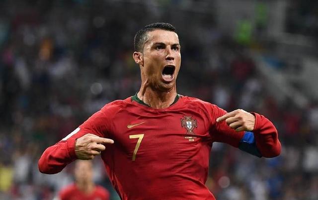 记者：国米考虑把二队18岁左后卫科基提拔至一线队（据记者报道，国米考虑将二队18岁左后卫科基上调一线队）