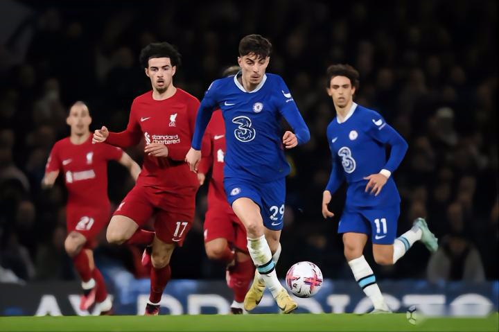 科贝记者：巴尔韦德右腿内收肌不适，明天将接受检查（巴尔韦德右腿内收肌不适，科贝记者称其明日将接受检查）