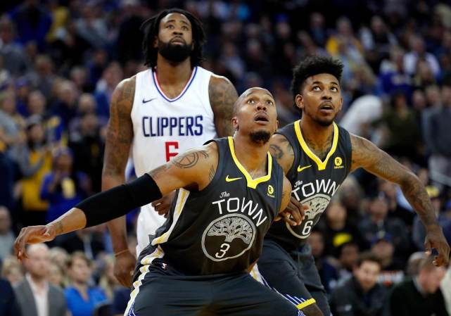 这是39岁？胡尔克远距离任意球直接爆射破门（39岁仍凶猛！胡尔克远距离任意球重炮破门）