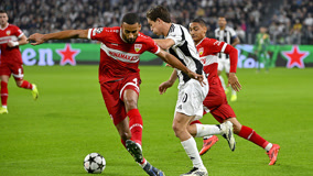 曼联平局再显不稳定，马兹拉维怒斥错失良机（曼联再遭平局暴露起伏，马兹拉维痛斥浪费良机）