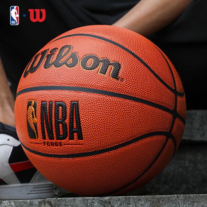 欧冠半场：齐玛乌龙，库杜斯造险，热刺1-0布拉格斯拉维亚（欧冠半场战报：齐玛自摆乌龙，库杜斯制造险情，热刺暂1-0领先布拉格斯拉维亚）